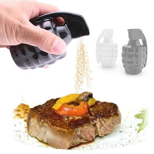 Free Shipping - 2PCS Grenade Salt and Pepper Shakers